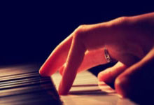 虎扑体育：亚冬会︱越野滑雪中国队收获首日两金 女子短距离包揽前三名2025-02-08.